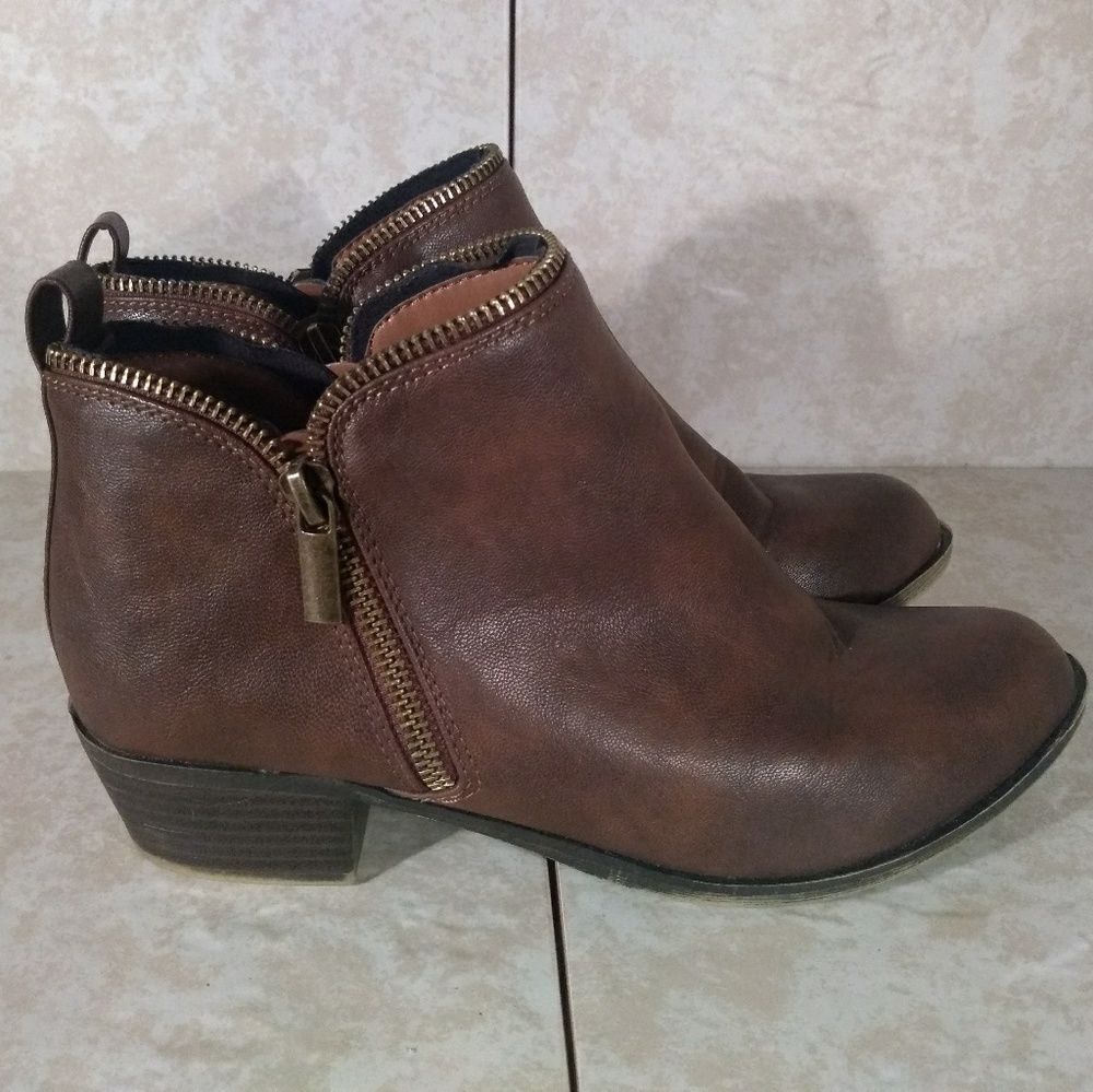 Diba ankle booties